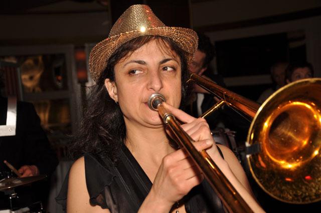 min 2011 03 08 mardi brass band 286